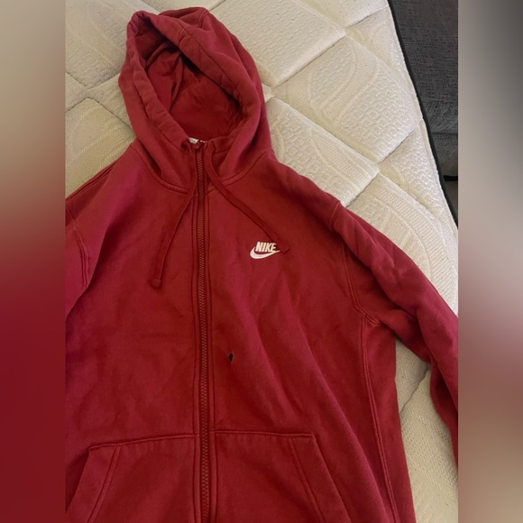 Red nike jacket - Picture 2 of 2